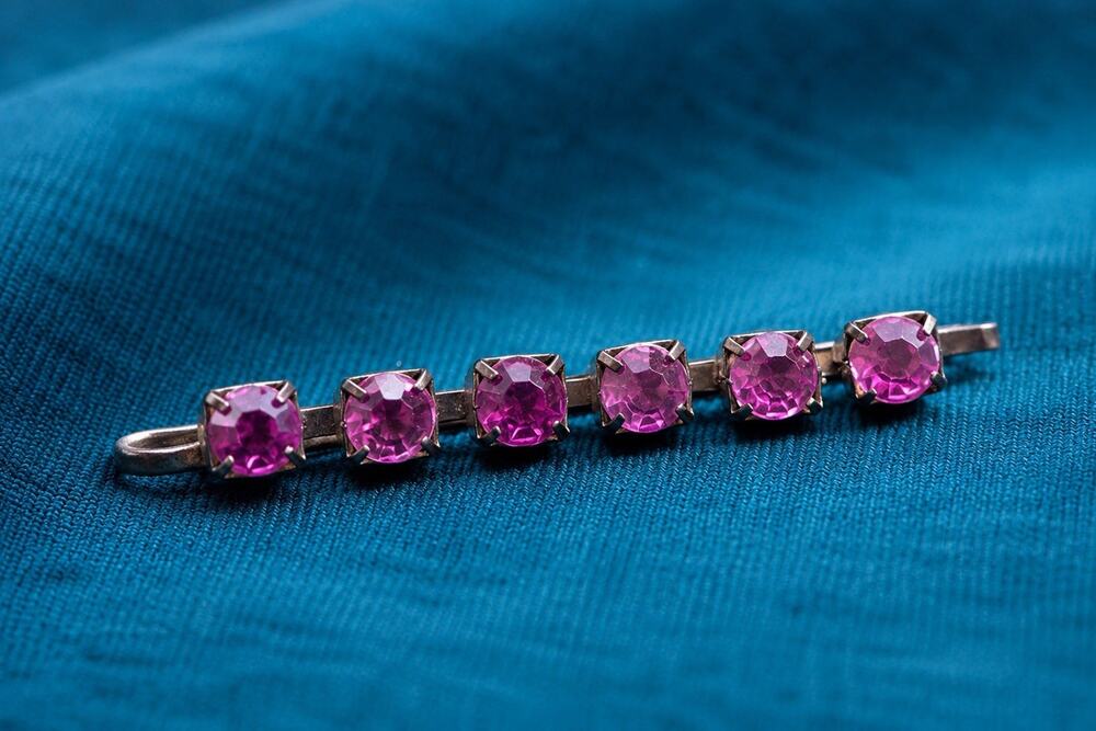 Vtg Pink Purple Rhinestone Bar Pin Hair Clip Czech Glass Silver Tone Prong Set